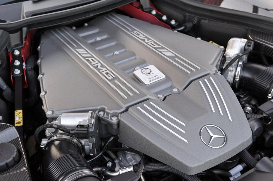  Mercedes-Benz SLS AMG GT 2013 года  (фото 18 из 110)